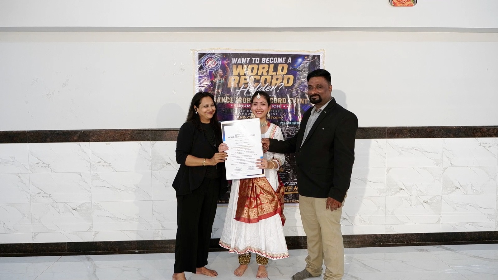 Amrapali Kathak Dance Academy — world record performance (7 of 16)