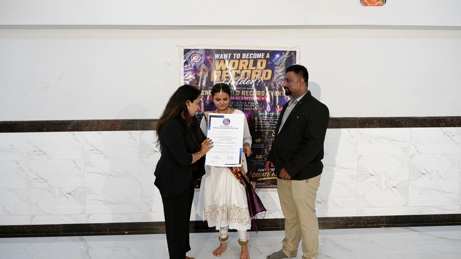 Amrapali Kathak Dance Academy — world record performance (14 of 16)