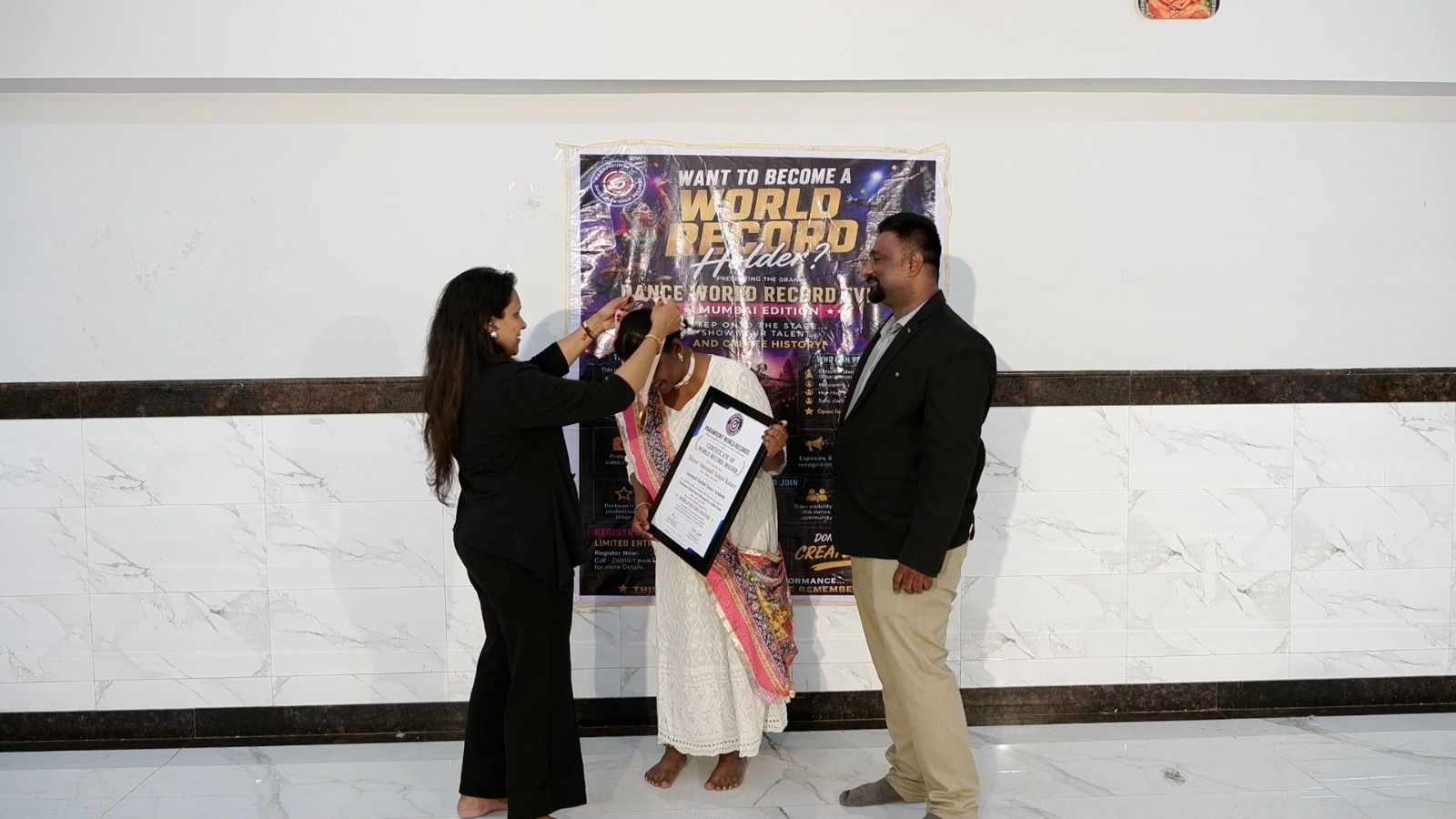 Amrapali Kathak Dance Academy — world record performance (15 of 16)
