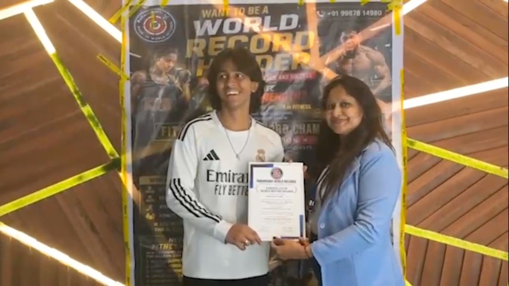 Iron Hub — fitness world record event, trainers and trainees (8 of 18)